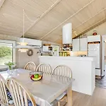 Hariet - 300m From The Sea By Interhome * Lakolk