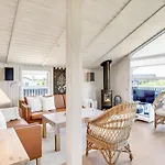 Hariet - 300m From The Sea By Interhome Lakolk